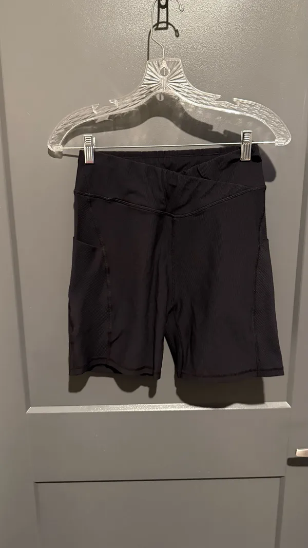 High-Waist Ribbed Biker Shorts with Side Pocket - Image 2