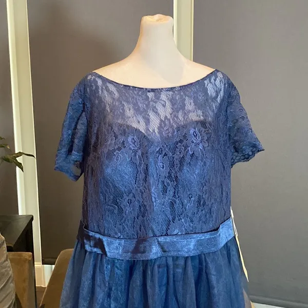 Women’s Blue Full Length Tulle & Lace Sort Sleeve Bridesmaid Dress Size XL NWT - Image 2