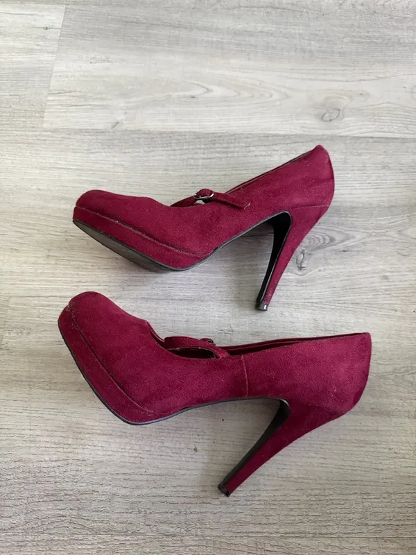 Transit Wine Faux Suede Mary Jane Heels with Buckle Size 7.5 - Image 3