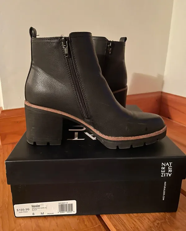 Naturalizer Madalynn Gore Booties - Image 2
