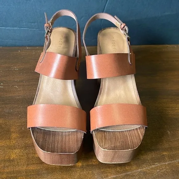 Madden girl tan wedge sandles sz 8 - Image 2