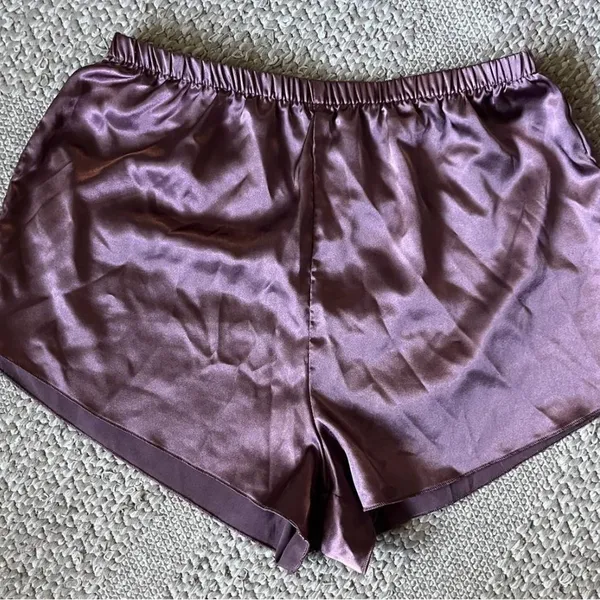 Elegant Satin Pajama Set in Rich Mauve - Image 4