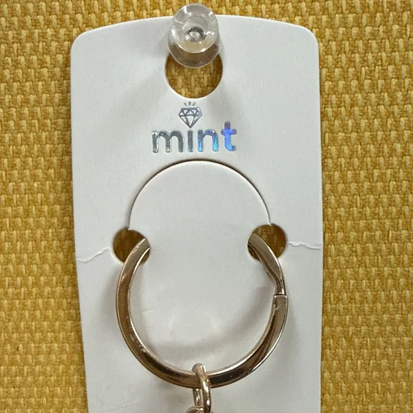 Mint-Cherry Keychain Charm Red Gold Tone w/ Gold Tone Leaf NWT Purse Bag Charm‎ - Image 3
