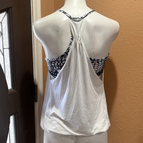 Lululemon tank top - Image 5