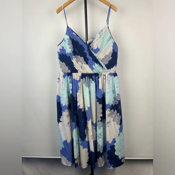 Banana Republic Blue Floral Empire Waist Knee‎ Length Dress with Pockets - Image 4