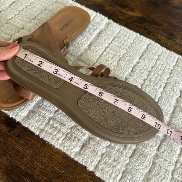 Soda Strappy Flat Sandals Size 10 Tan Brown Toe‎ Loop Slip On Boho Summer Shoes - Image 4