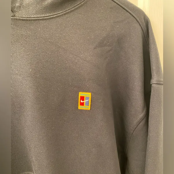 Nike hoodie size medium - Image 3