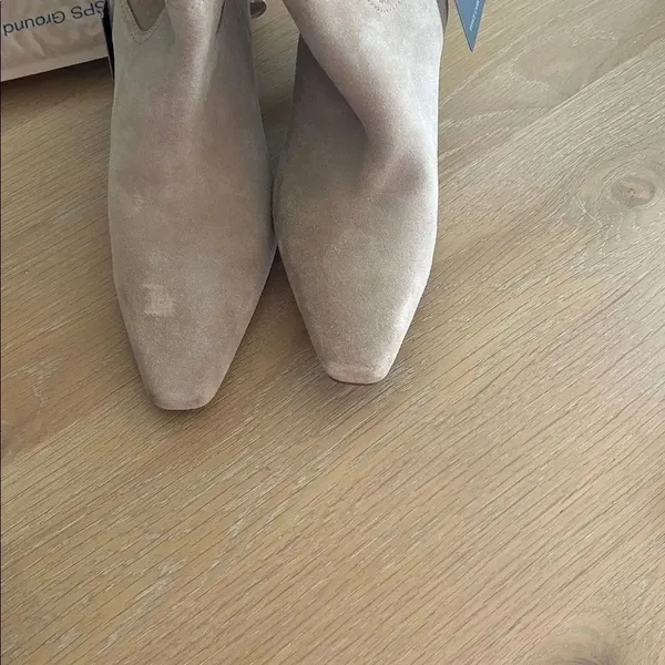 Vince Camuto Casey Boot Knee High Beige Suede Block Heel Size 8, NWT, no box - Image 8