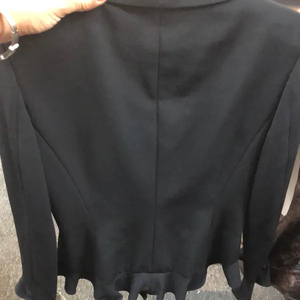 Neiman Marcus Size 4 Black blazer with ruffles edges - Image 5