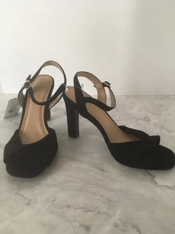 Black Heels, Size 6 - Image 5