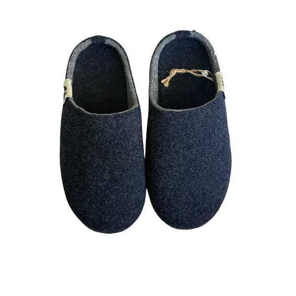 Gumbies Outback Indoor Outdoor Felt Slippers Womens 10 Mens 9 Dark Gray NWOT - Image 4
