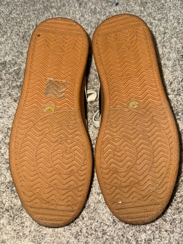BEAST FASHION Cream and Black Athletic Sneakers NWOB - Image 6