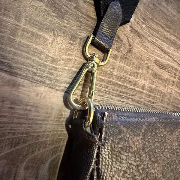 Steve Madden Adjustable Crossbody/ Shoulder Bag - Image 5