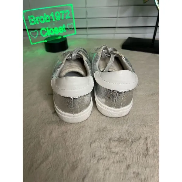 Party Women's Silver Star Low Top Sneakers Size 8 Casual Athletic Shoes - Image 3