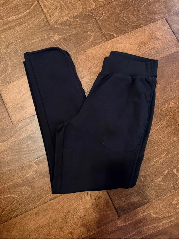 D & Co Active NWOT Petite Performance Leggings with Tulip Hem and Pockets - Image 4