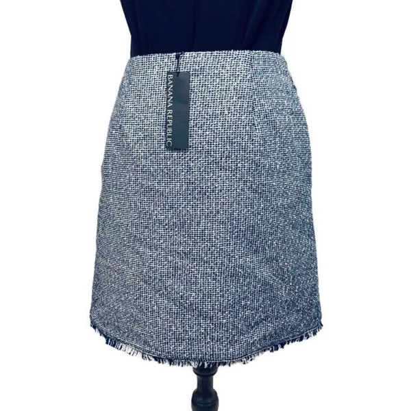 Banana Republic Boucle Tweed Mini Skirt NWT Navy White Frayed Hem Pockets 0 - Image 4