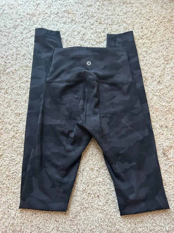 Lululemon black camo align leggings 28” - Image 3