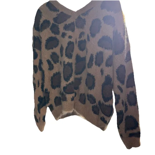 L Love Leopard Print Fuzzy Eyelash Knit Sweater Boho Festival Cozy top size L - Image 2