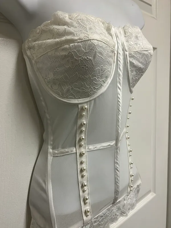 White Mesh Pearl Detailing Corset - Image 7