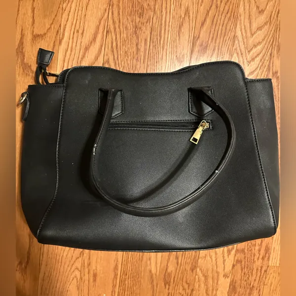 Elegant Black Handbag - Image 4