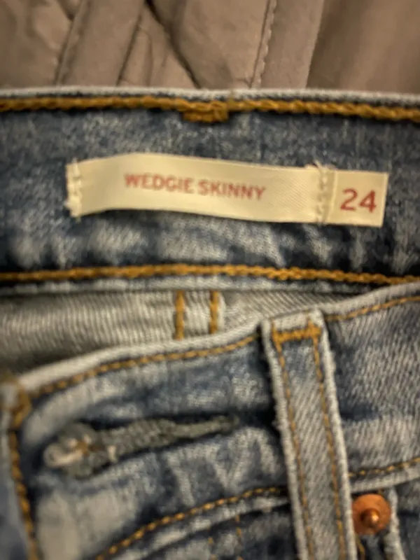 Levi’s Wedgie Skinny Jeans - Image 2