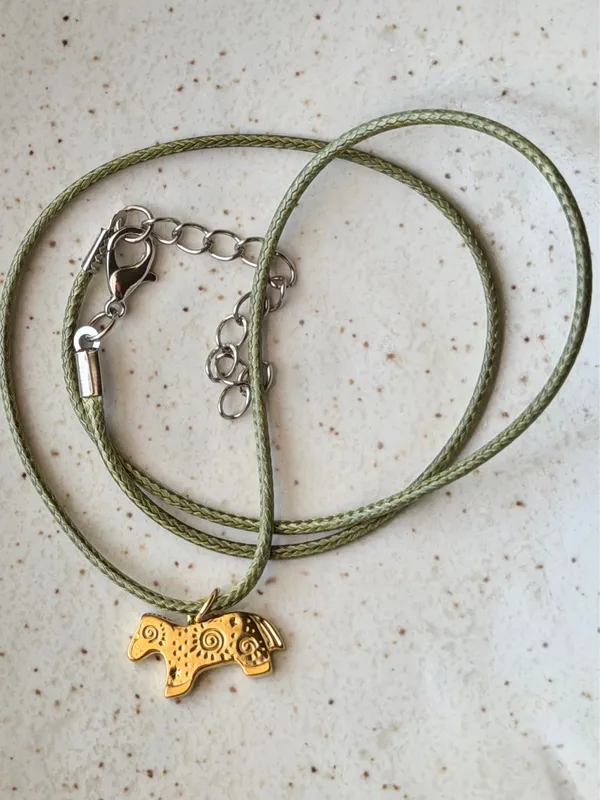 Handmade gold tone stainless steel horse pony necklace💚🎠 - Image 3