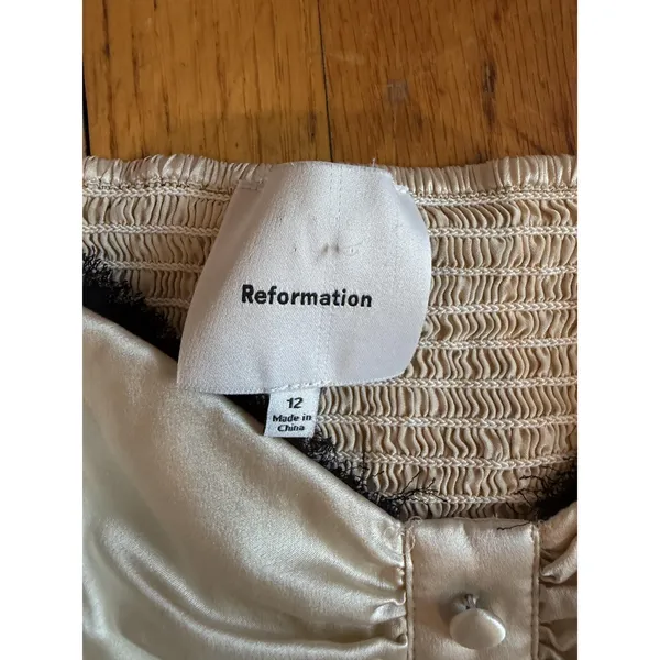 Reformation Womens Blouse sz 12 Beige Silk Puff Sleeve - Image 2