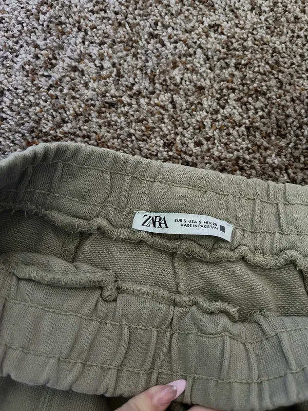 ZARA Sweatpants Green - Image 2