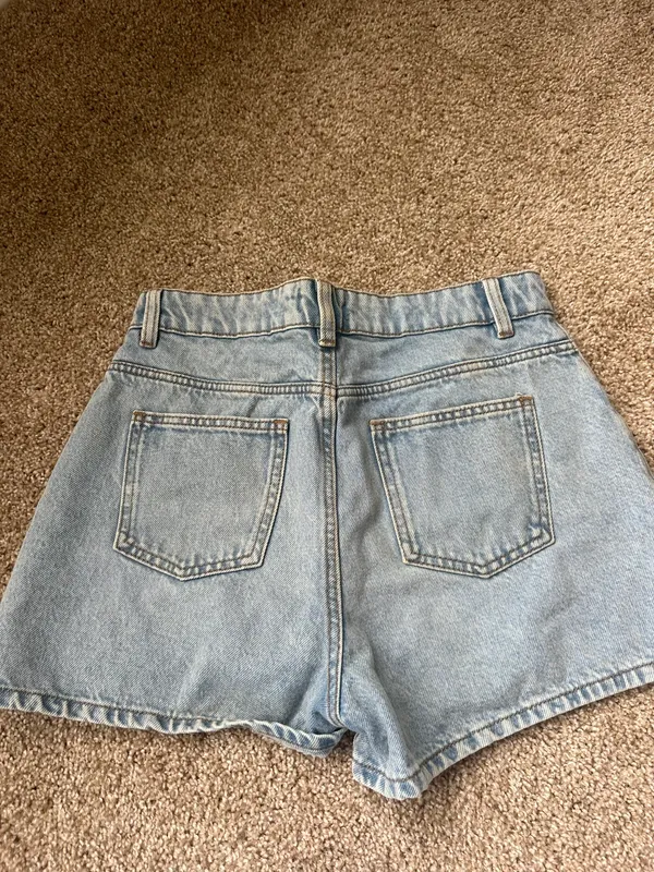 Jean Shorts Size 4 - Image 3