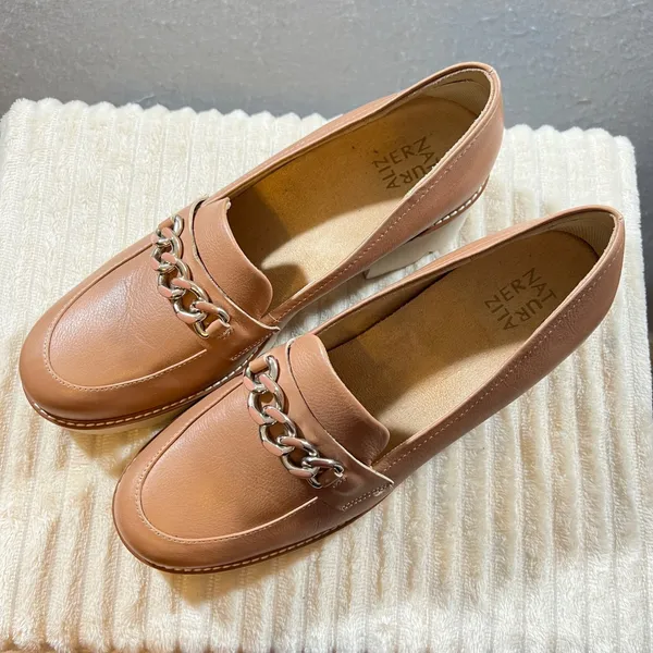 1133|NWOT Naturalizer Darry Leather Platform Chain Lug Sole Loafer Tan Women 12M - Image 10