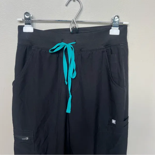 FIGS Yola Free X Lined Scrub Pants Black STYLE W23SW2007T Size Small Tall - Image 7