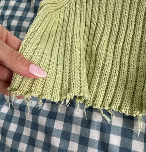Vintage Charm Vintage knit crop top - Image 3