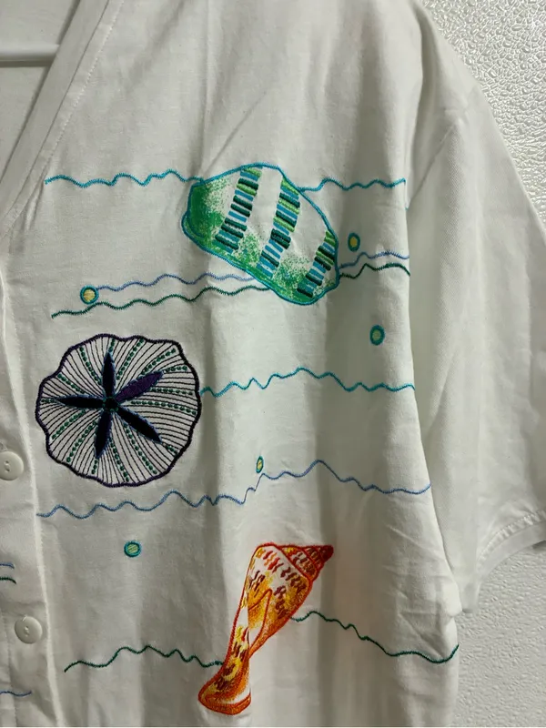 Westbound White Embroidered Sea Life Button-Front Top M - Image 3