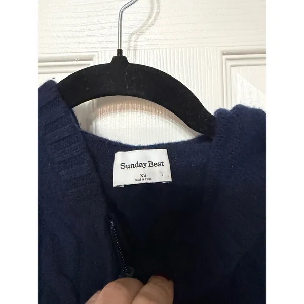 Aritzia Sunday Best Octavia Navy Blue Cable Knit Zip Cropped Hoodie Sweater XS‎ - Image 4