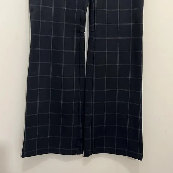 Max Studio Women’s Pants Size Medium - Image 4