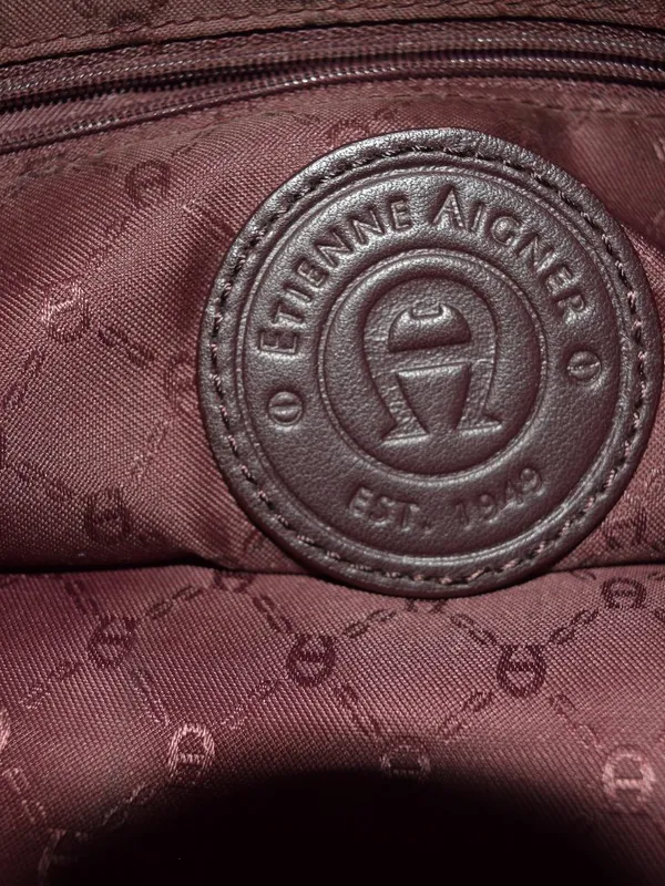 Vintage Classic Burgundy Aigner Shoulder Bag - Image 7