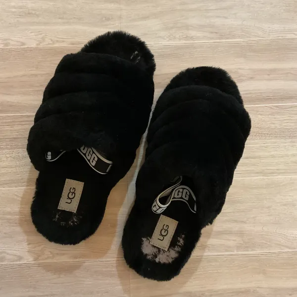 UGG Fluff Yeah Slide Black Sheepskin Platform Slipper Womens 6.5 Men's‎ 5 37 - Image 2