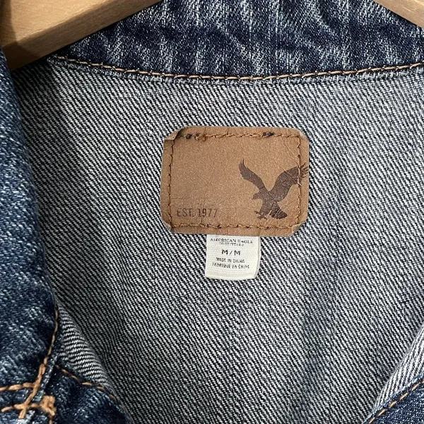 AEO American Eagle Denim Jacket Size Medium Blue Jean Coat Trucker Boho Cropped - Image 7