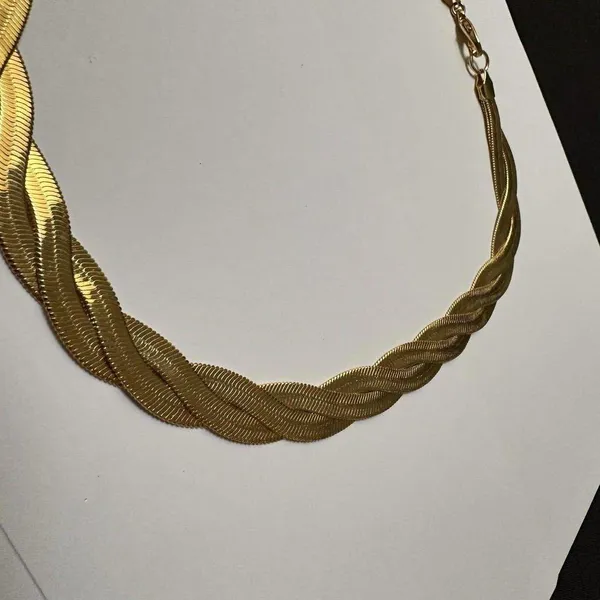 Signed Avon SP Gold Tone Woven Chain Necklace 19 Inch - Image 2