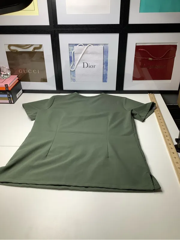 FIGS Casma Three Pocket Medical Scrub Top Olive Green V Neck Women’s Size XS EUC - Image 4