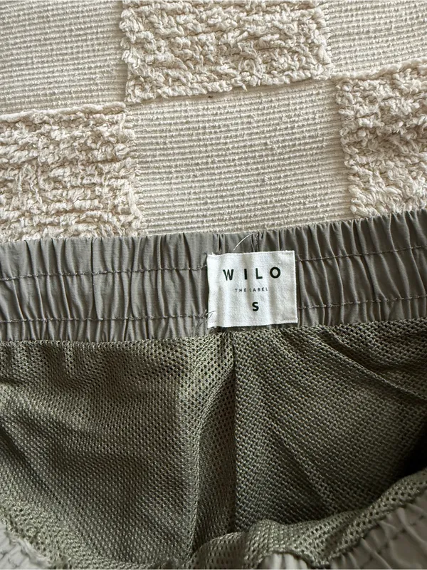Wilo the Label‎ women's parachute jogger pants in an olive green color small - Image 6