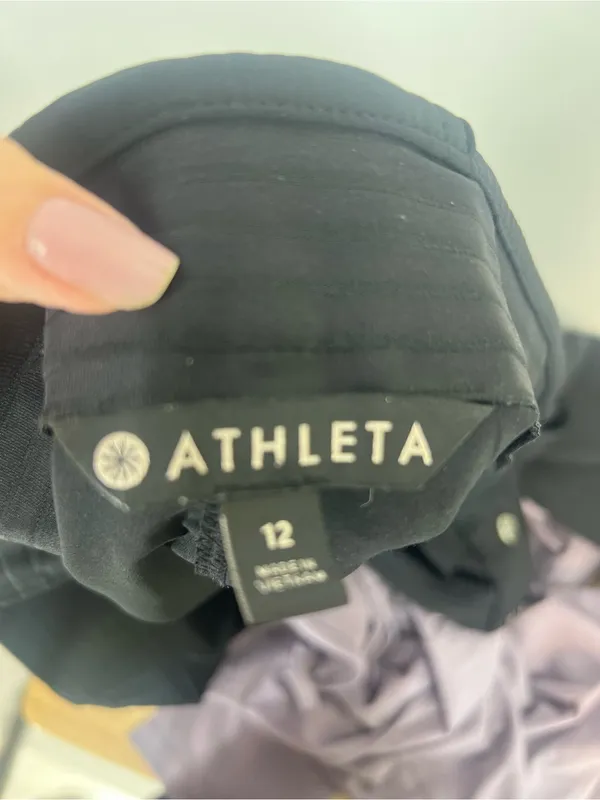 Athletica lightweight pants size 12 black - Image 9