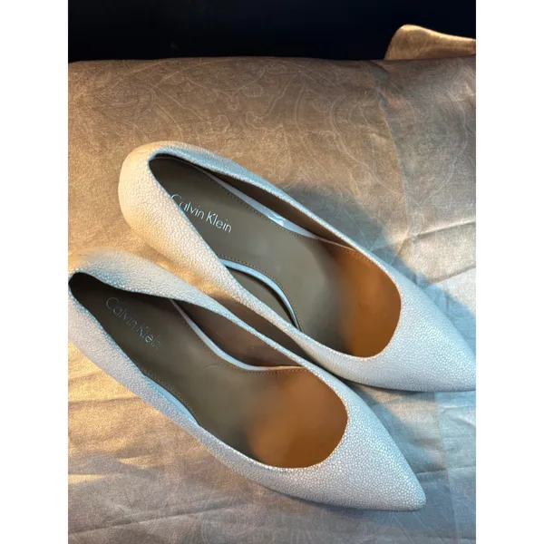 Calvin Klein White Textured Pointed Toe Stiletto Pumps Heels Silver Logo Accent - Image 8