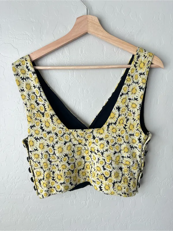 Maeve Anthropologie Floral Print Crop Knit Button Tank Top Vest Medium NEW NWT - Image 5