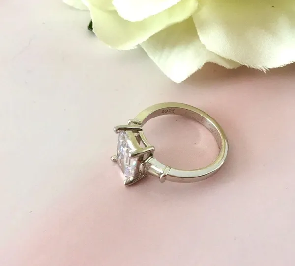 Princess Ring, Size 8 💍 Silver - Image 3