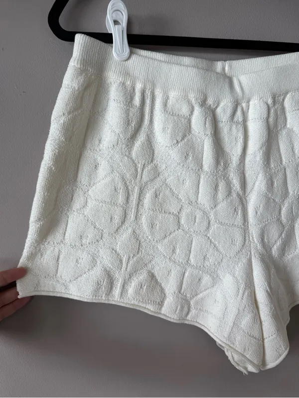 Roller Rabbit x Target NWT Women’s White Terry Embossed Daisy Shorts XL - Image 6