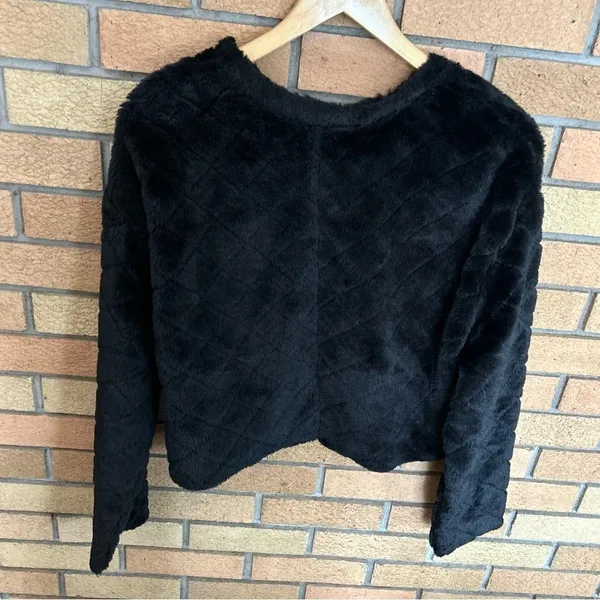 Zara Quilted Faux Fur Fuzzy Cropped Pullover Sweater Top Black Size Medium - Image 3