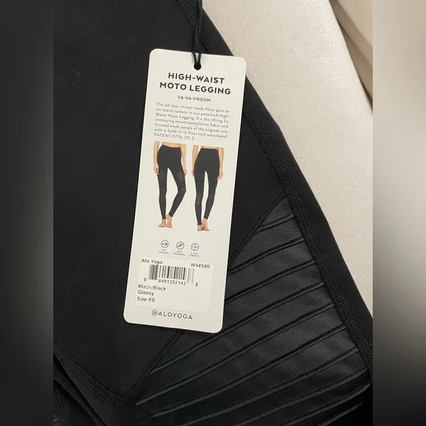 NWT Alo Yoga High Waist Moto Leggings Black Black Glossy Size XS - Image 7