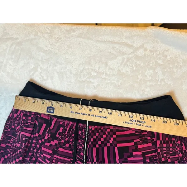 Nike Women's Running Shorts, Size‎ Medium, athletic, workout - Image 2