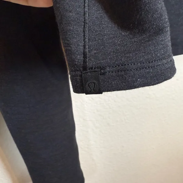 Lululemon Show your Depth Long Sleeve Size M/Large - Image 7